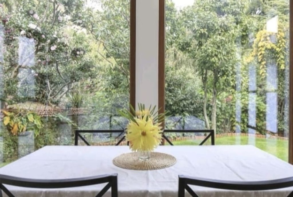 1b389ad4-552c-41d6-b18b-2c2f3af88961